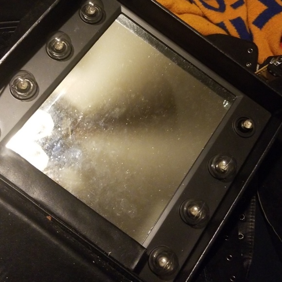 Makeup case - Picture 2 of 3